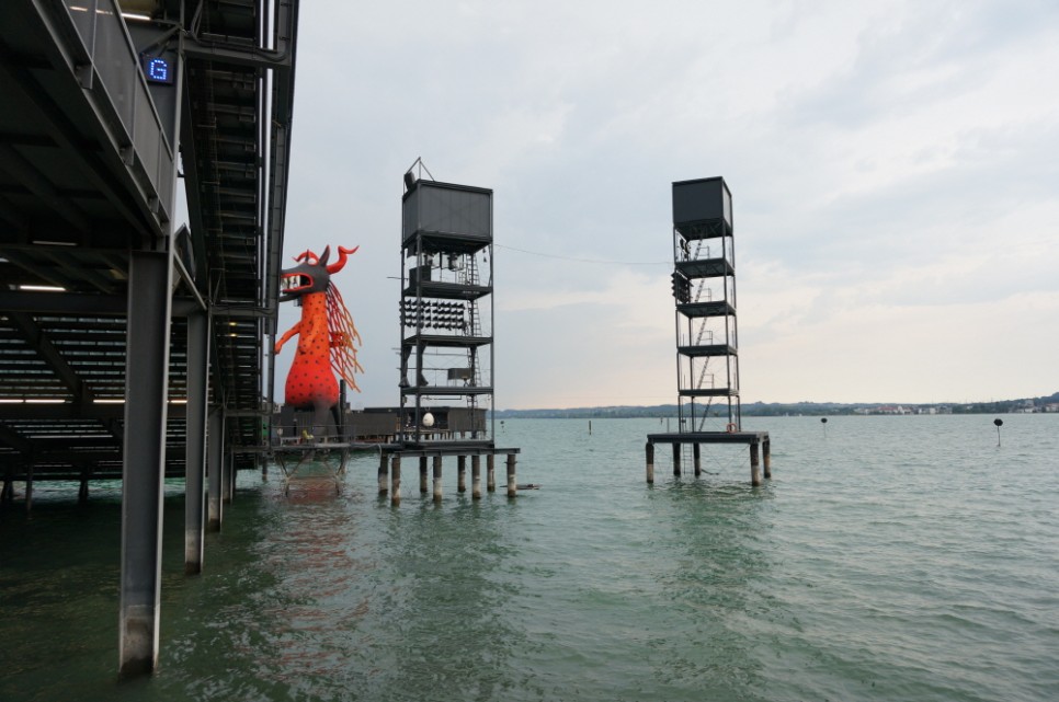 Left side lighting tower of the Bregenz floating stage