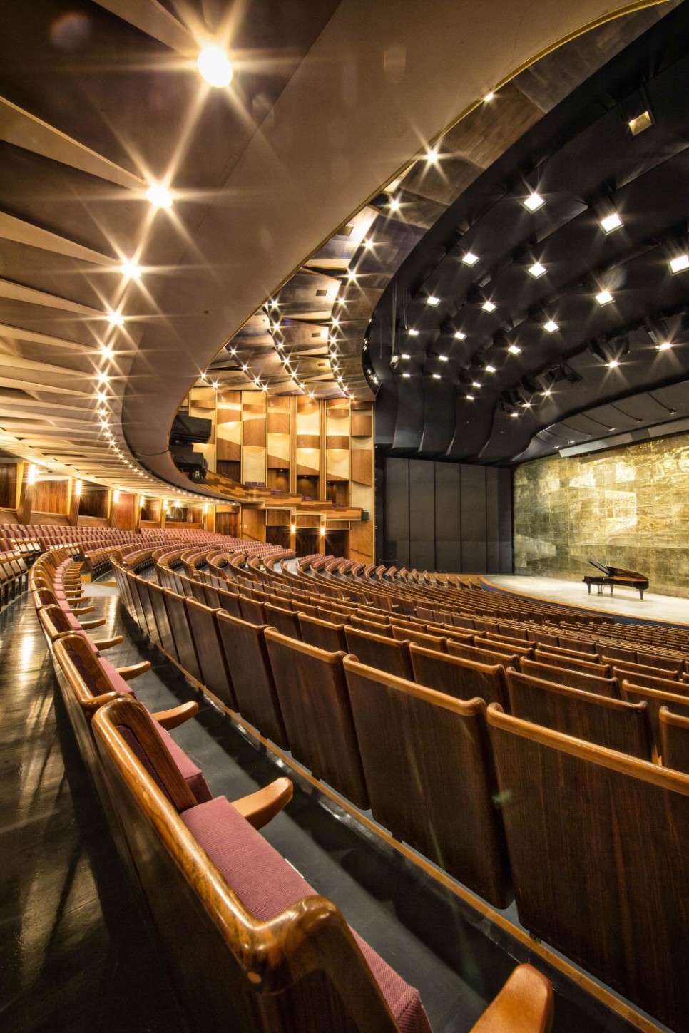 Side View of the Large Festival Hall