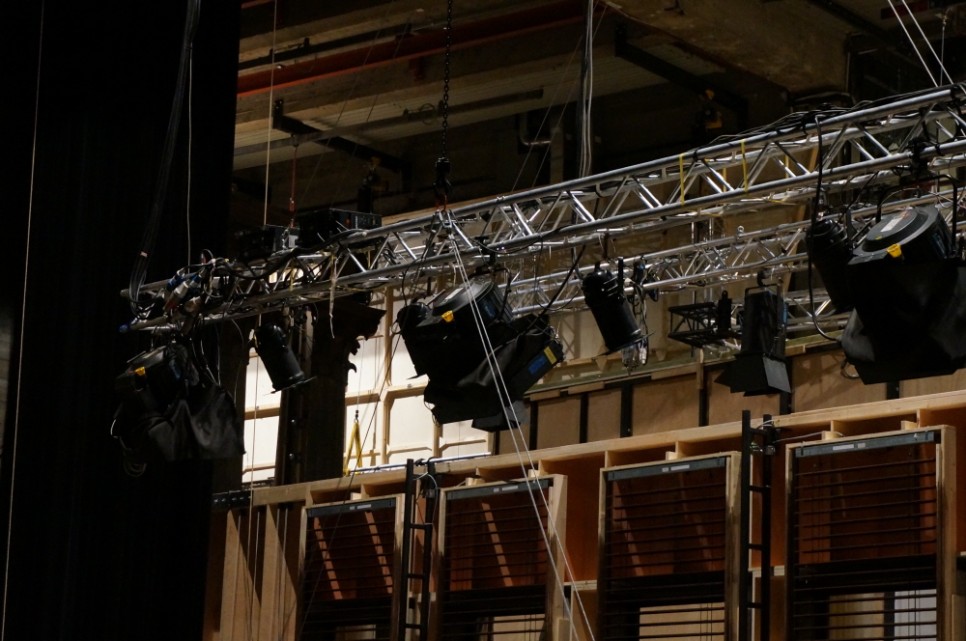 Mozart House lighting on the truss